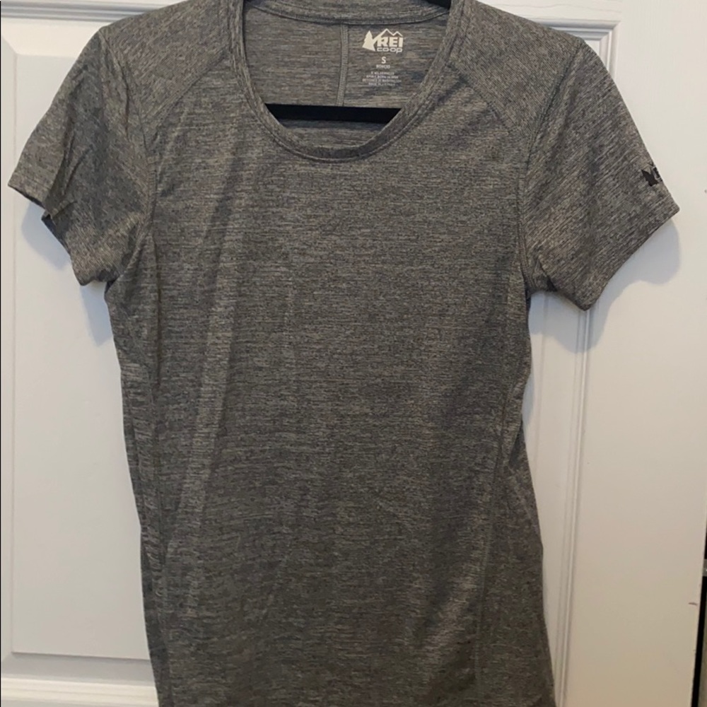 Rei workout t shirt